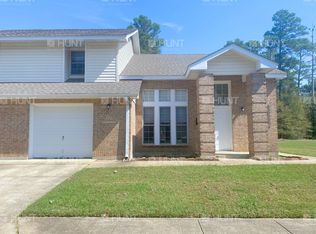 712 Levitow Cir, Barksdale Afb, LA 71110