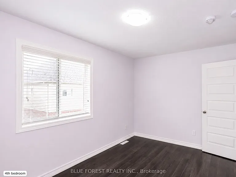 4377 Lismer Ln — Photo 10