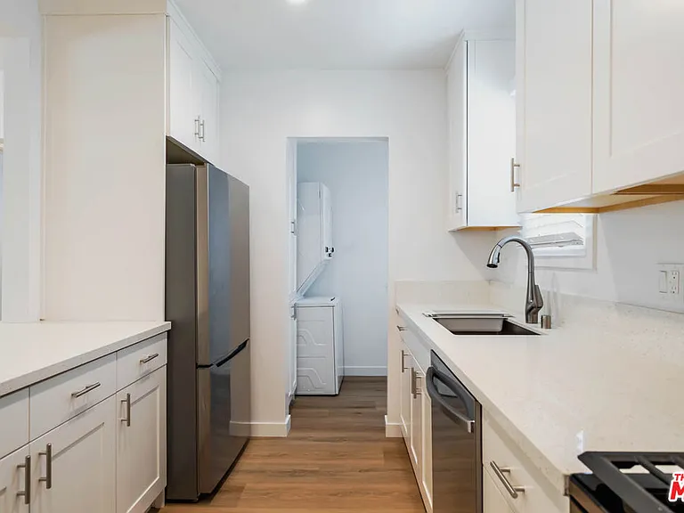 815 W Glenoaks Blvd #A — Photo 12