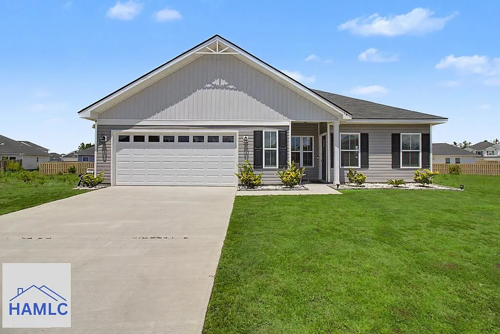 3 bed, 2.0 bath, 1336 sqft, $2,000 — Photo 1