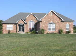 3619 Sweet Briar Ln, Columbia, IL