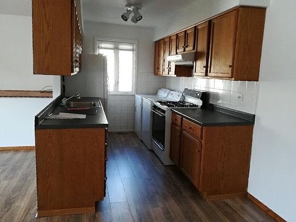 3rd image of 1447 Cove Dr Unit 198-D
