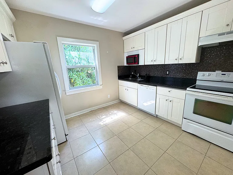 509 6th Ave N #3A — Photo 3