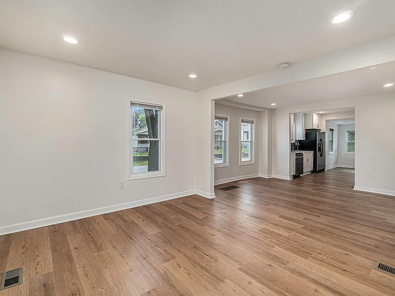 840 S Hardy Ave — Photo 5