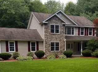 92 Sitterly Rd, Halfmoon, NY 12065