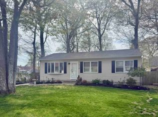 102 Hemlock Dr, Rio Grande, NJ 08242