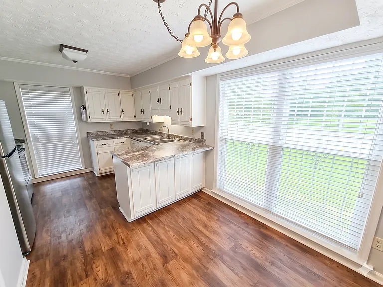 1601 Cobblestone Ct — Photo 9