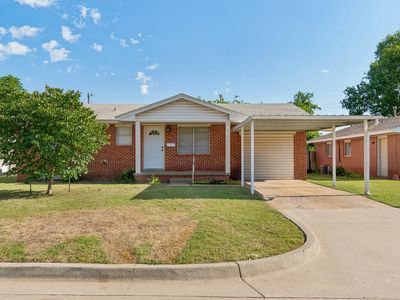 504 Armstrong St, Moore, OK, 73160