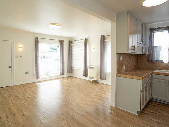 4th image of 629 W 56th St #631