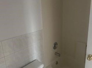 102 Jericho Tpke APT 3C, New Hyde Park, NY 11040