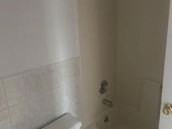 102 Jericho Tpke APT 3C