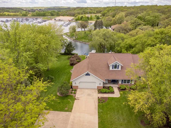 28-41 Southview Dr, Lanark, IL 61046