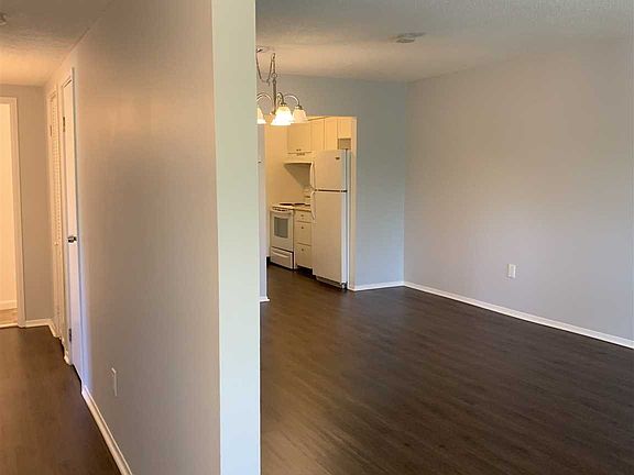 3rd image of 2108 Baldwin Ln