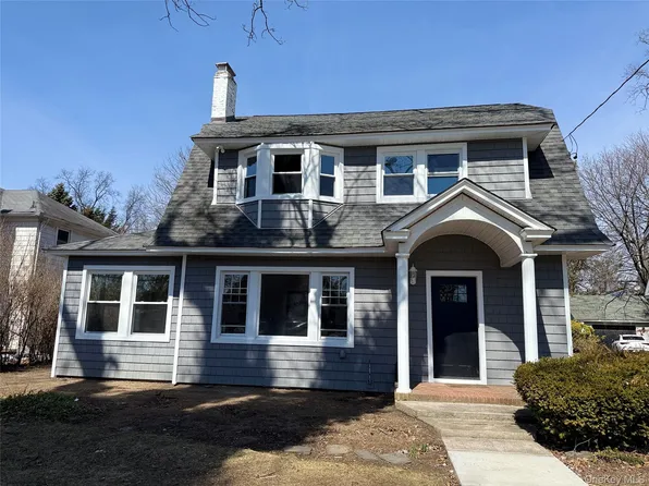 120 Lena Ave, Freeport, NY 11520