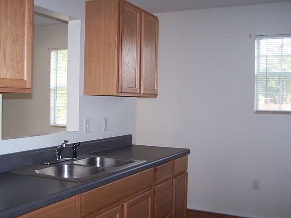 3rd image of 526 S 2nd St