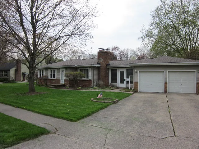 4656 Euclid Blvd photo 1