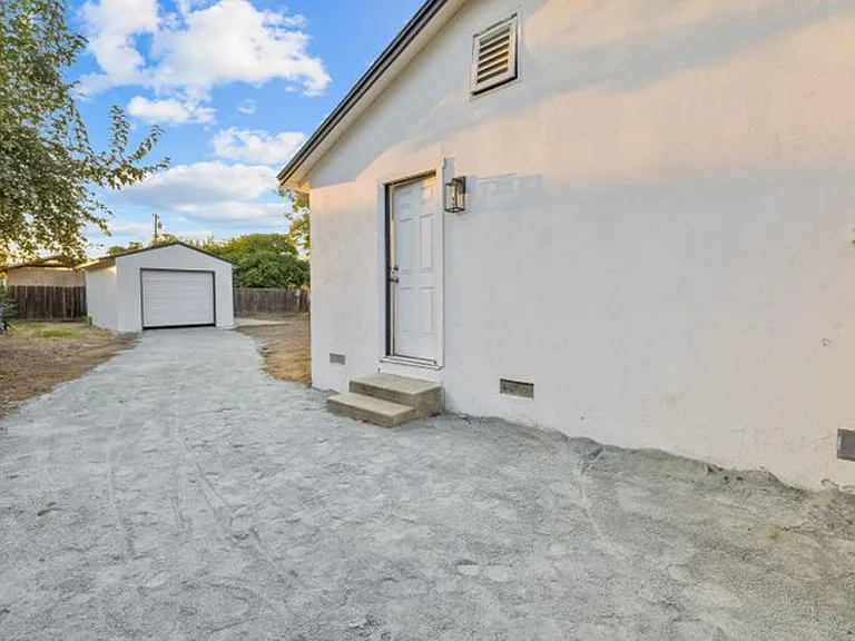 1406 W Roosevelt Ave — Photo 14