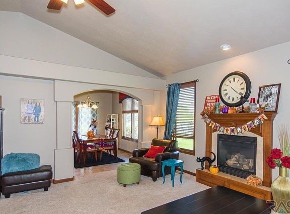 5th image of 1309 W Stonegate Dr