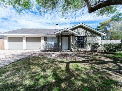 402 Ella Ct, Friendswood, TX, 77546