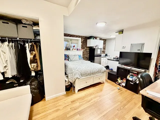 40 Clark St #B — Photo 4