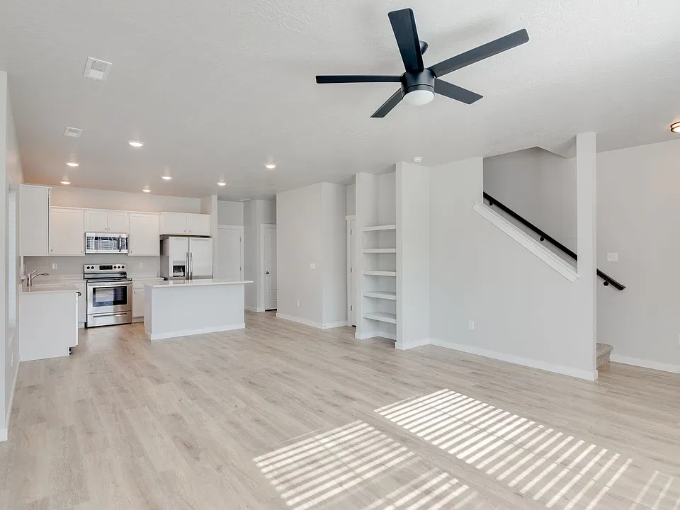 289 S Riggs Spring Ave