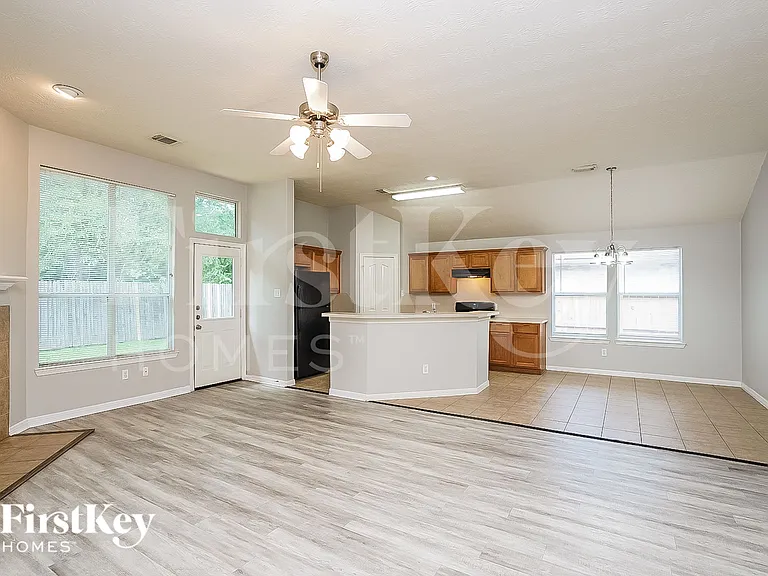 4531 Bridgevillage Dr — Photo 3