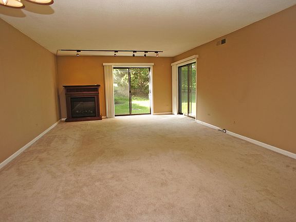 3rd image of 1255 N Sterling Ave Unit 109