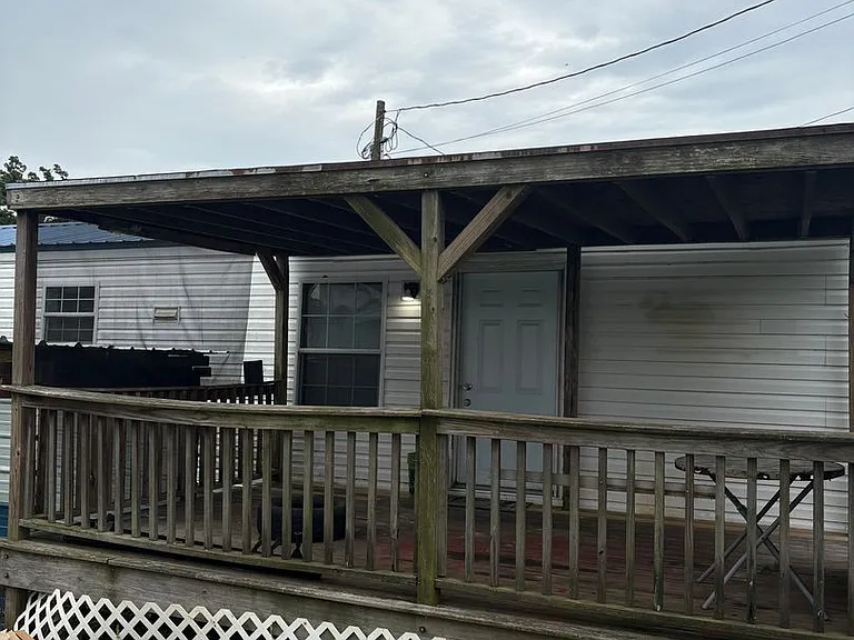 300 Hickory St — Photo 14