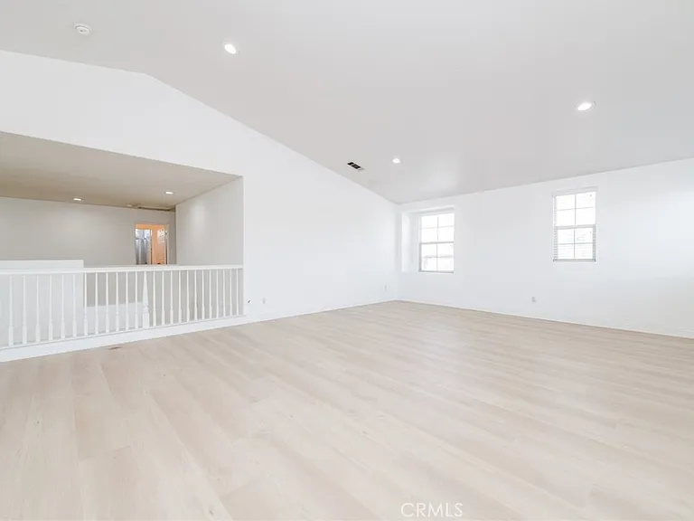 6915 Cedar Creek Rd — Photo 36