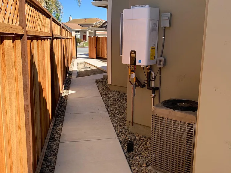 2101 Raleigh Cir #200 — Photo 2