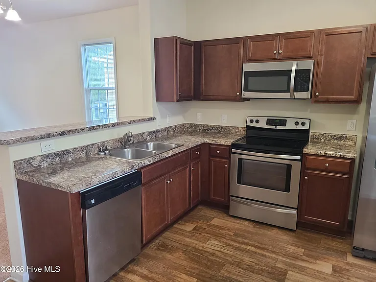 123 Beacon Woods Dr — Photo 3