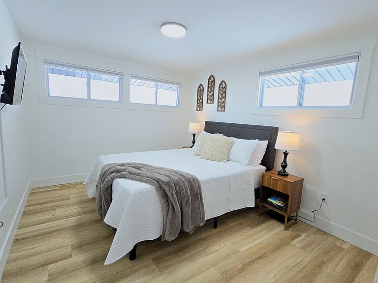3209 Waltham Ave — Photo 20