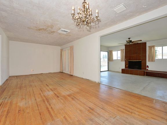 5th image of 7719 Whitsett Ave