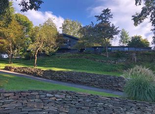 18 Mead Ridge Dr, Ridgefield, CT 06877