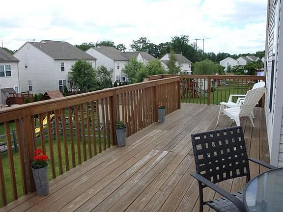 Wrap around deck to fenced backyard