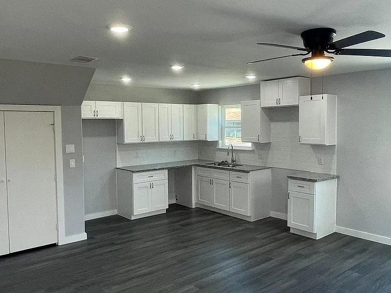 6011 Wedgefield St #B — Photo 2