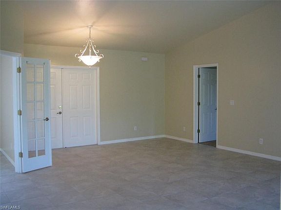 4th image of 1109 Chapel Ave