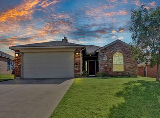 7109 Crenshaw Dr, Benbrook, TX 76126