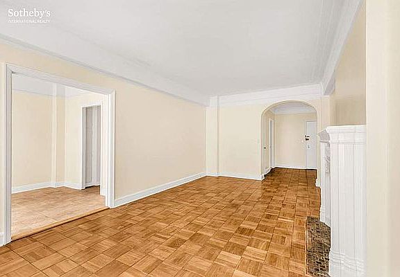 2nd image of 25 Central Park W APT 3X