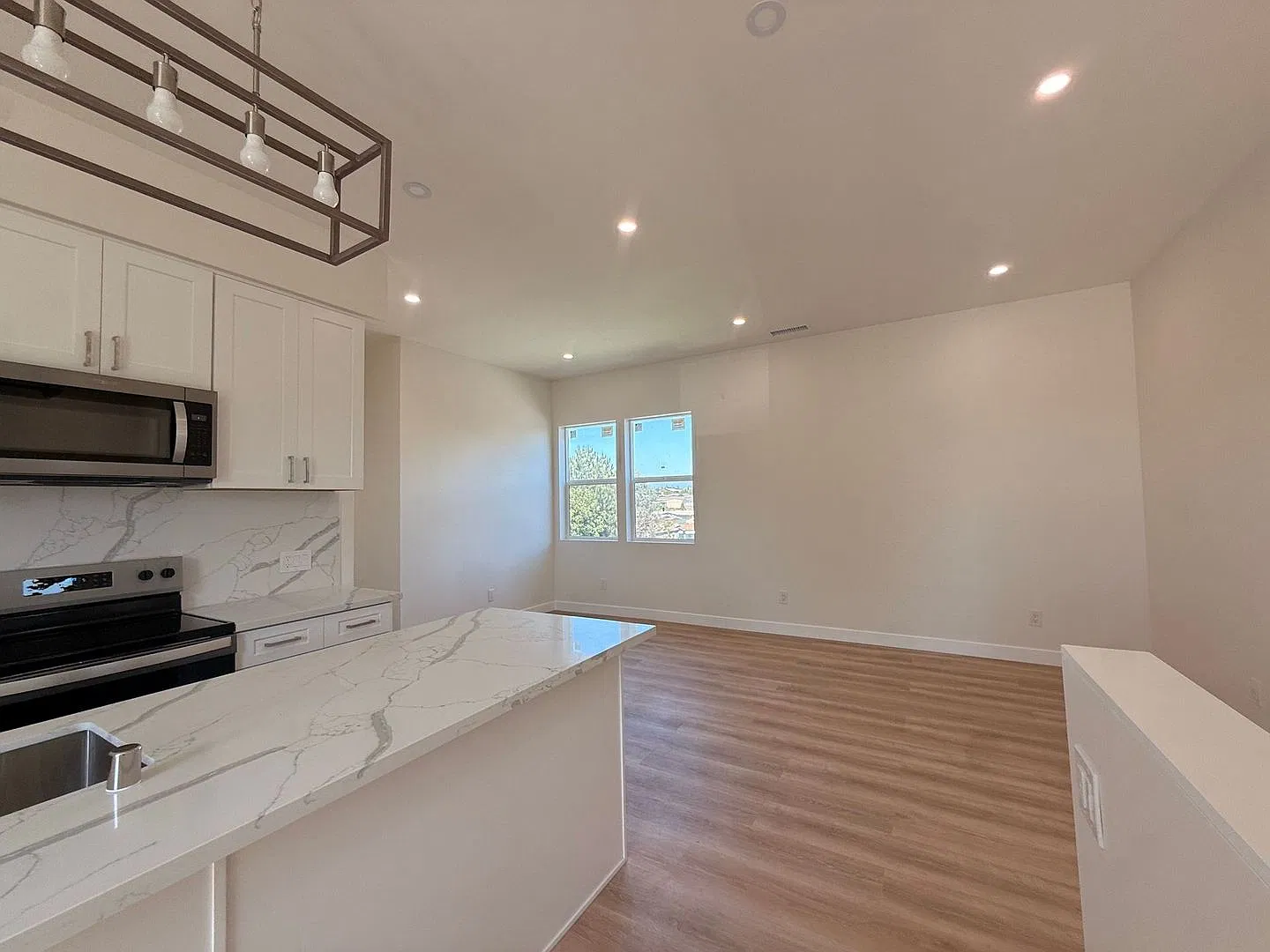 Built in 2026!! 4 Bed / 2 Bath Home on Ewing (Near Campus) — Photo 4