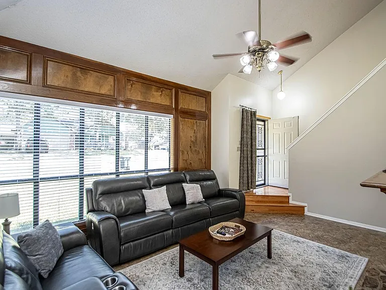 101 Bearskin Dr — Photo 6