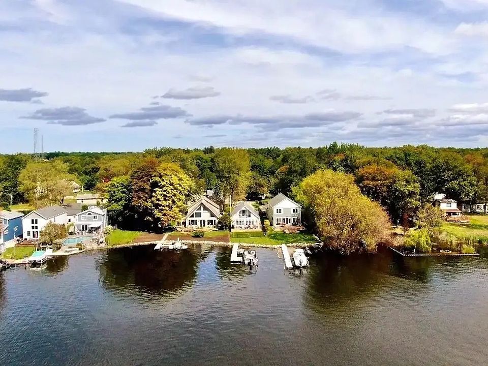 1st image of 439 Lakeshore Blvd