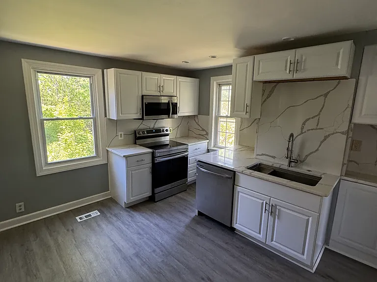 1316 Pleasant Valley Rd — Photo 8