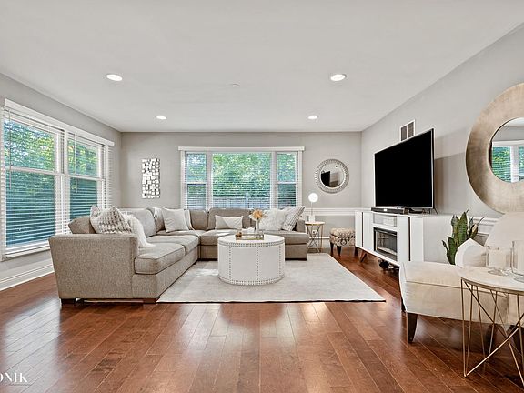 3rd image of 6298 Woodward Ave