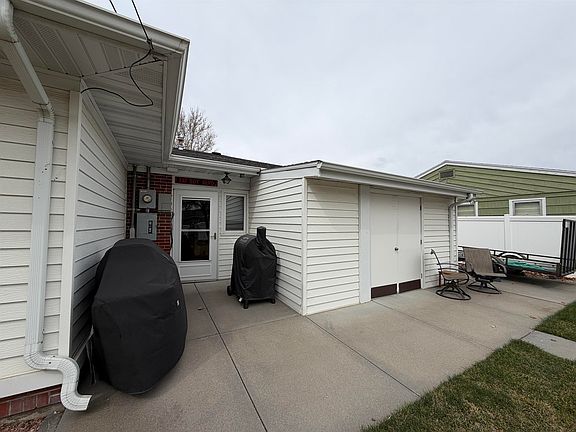 3rd image of 225 McDonald Ave