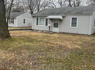 10 McNulty Dr, Florissant, MO 63031