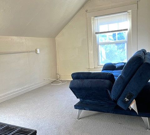 3rd image of 226 N 9th St