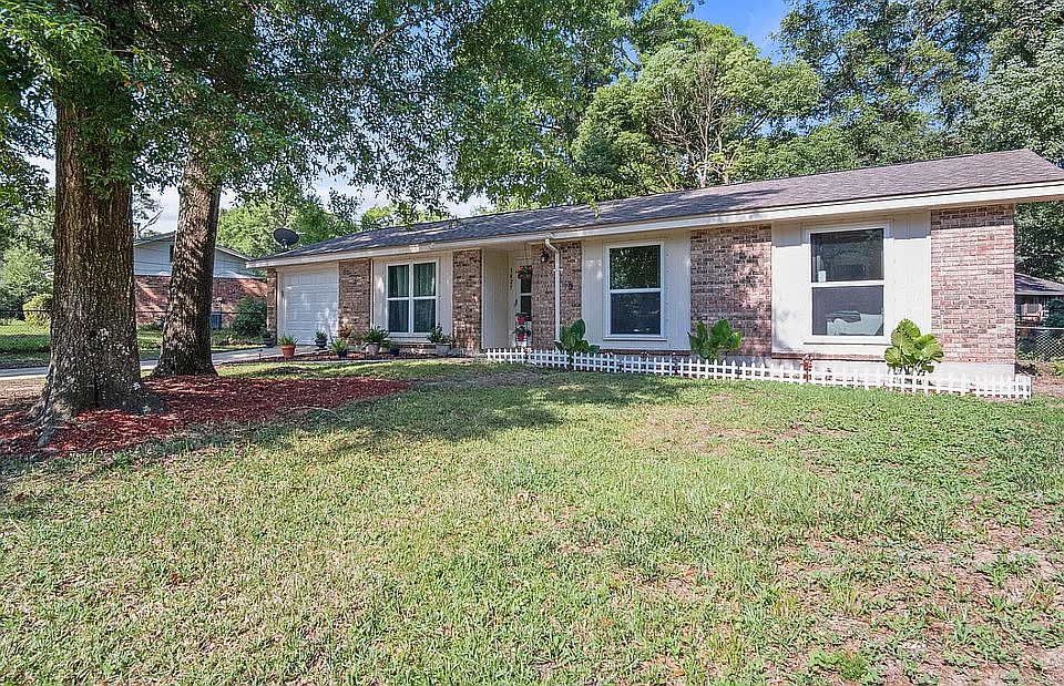 1st image of 3825 Gatewood Dr