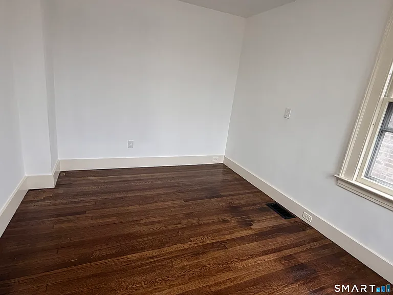 15 Central Ave — Photo 8