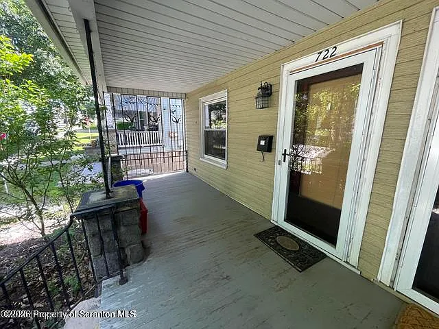 722 Wheeler Ave — Photo 2